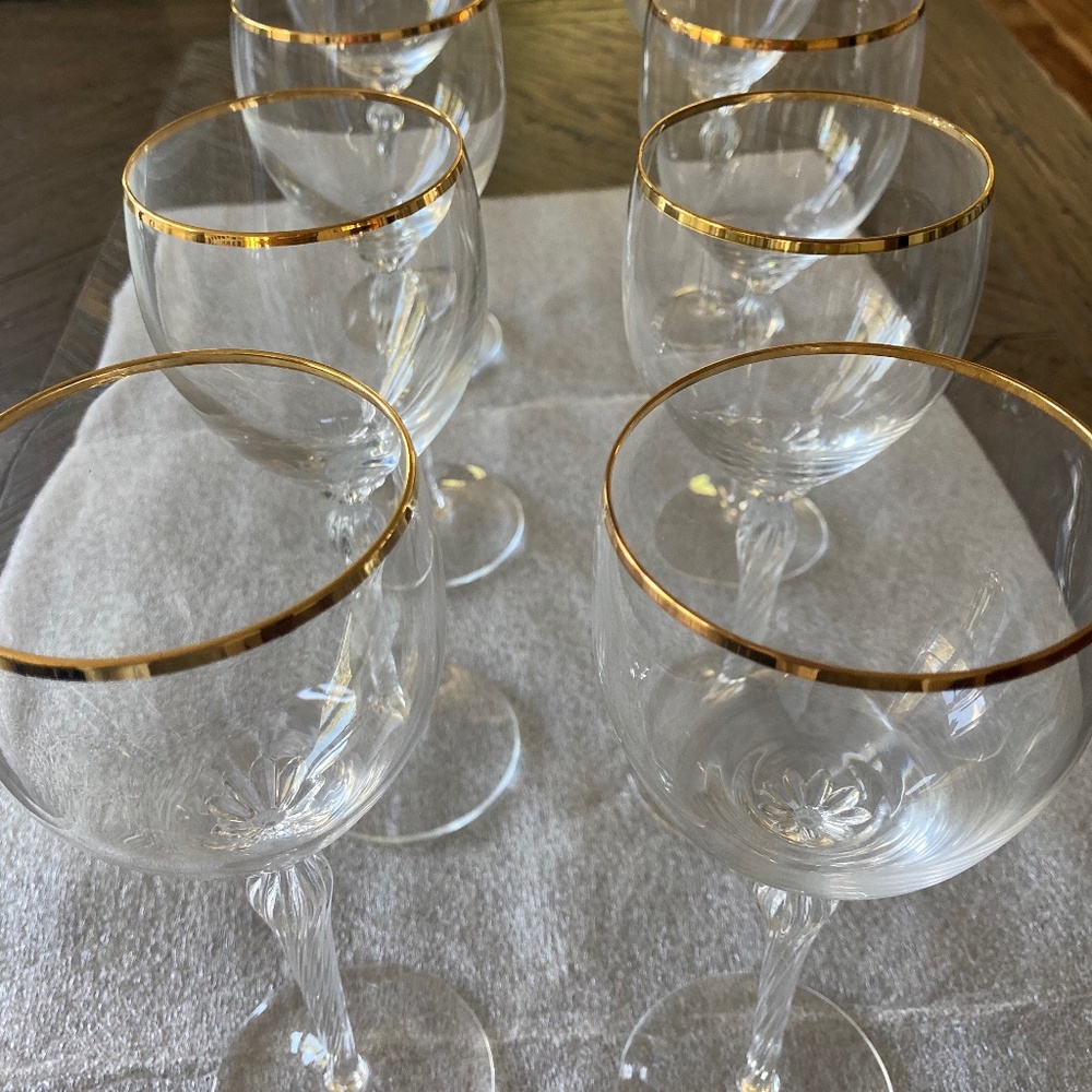Set of 8 Lennox Monroe gold trim wineglasses